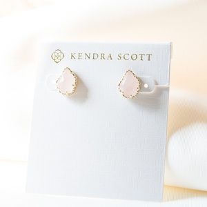 Kendra Scott Jewelry - Kendra Scott Tessa Gold Earrings In Rose Quartz Kendra Scott Jewelry - Kendra Scott Tessa Gold Earrings In Rose Quartz